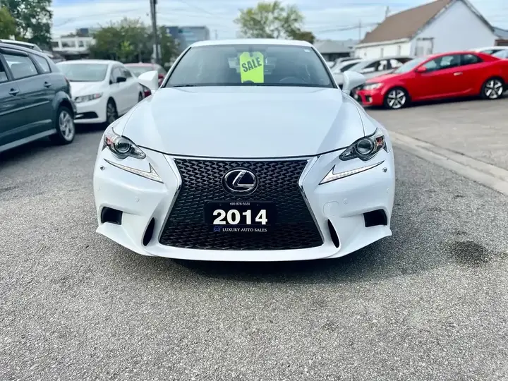 Lexus Is 350 2014 photo 2