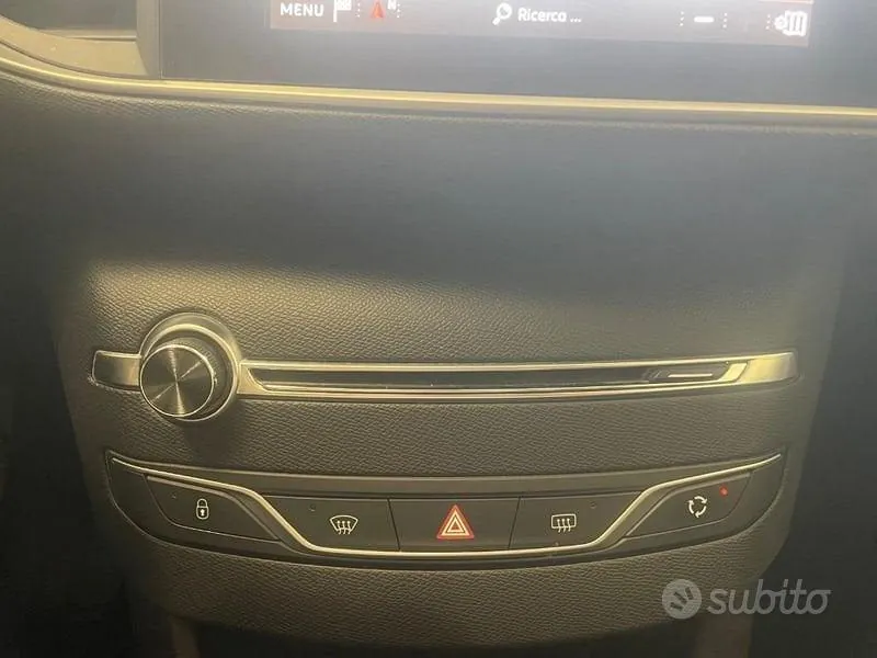 Peugeot 308 2018 photo 2