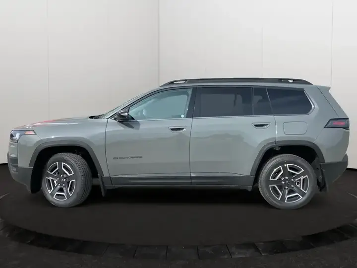 Jeep Cherokee 2026 photo 2