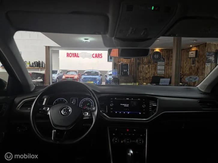 Volkswagen T-Roc 2021 photo 2