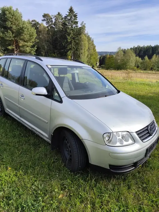 Volkswagen Touran 2006 photo 2