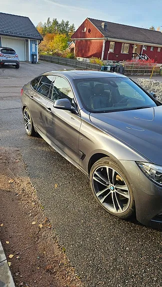 BMW 330D 2018 photo 2