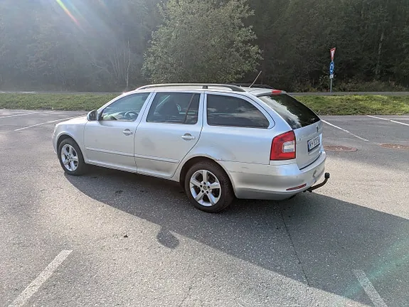 Skoda Octavia 2012 photo 3
