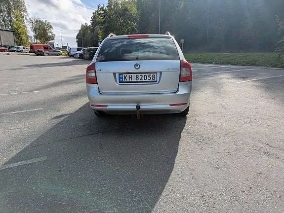 Skoda Octavia 2012 photo 4