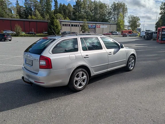 Skoda Octavia 2012 photo 5
