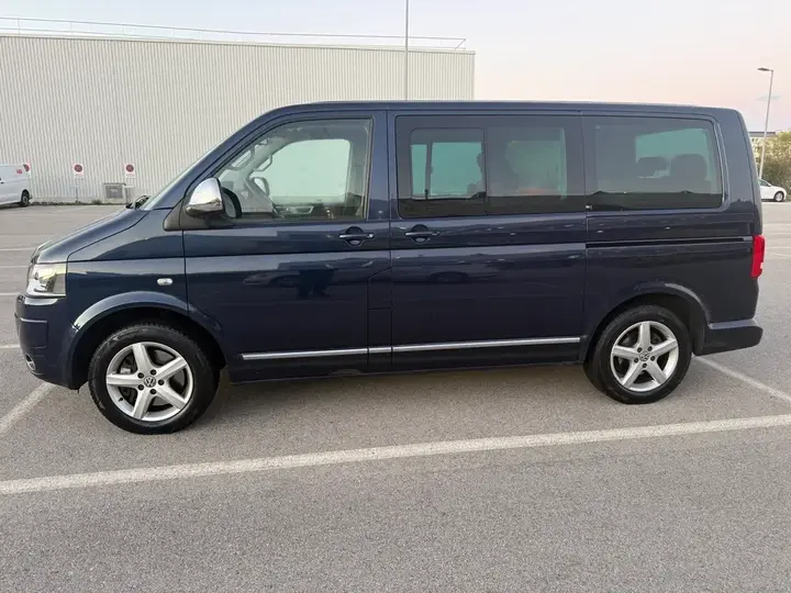 Volkswagen Multivan 2013 photo 3