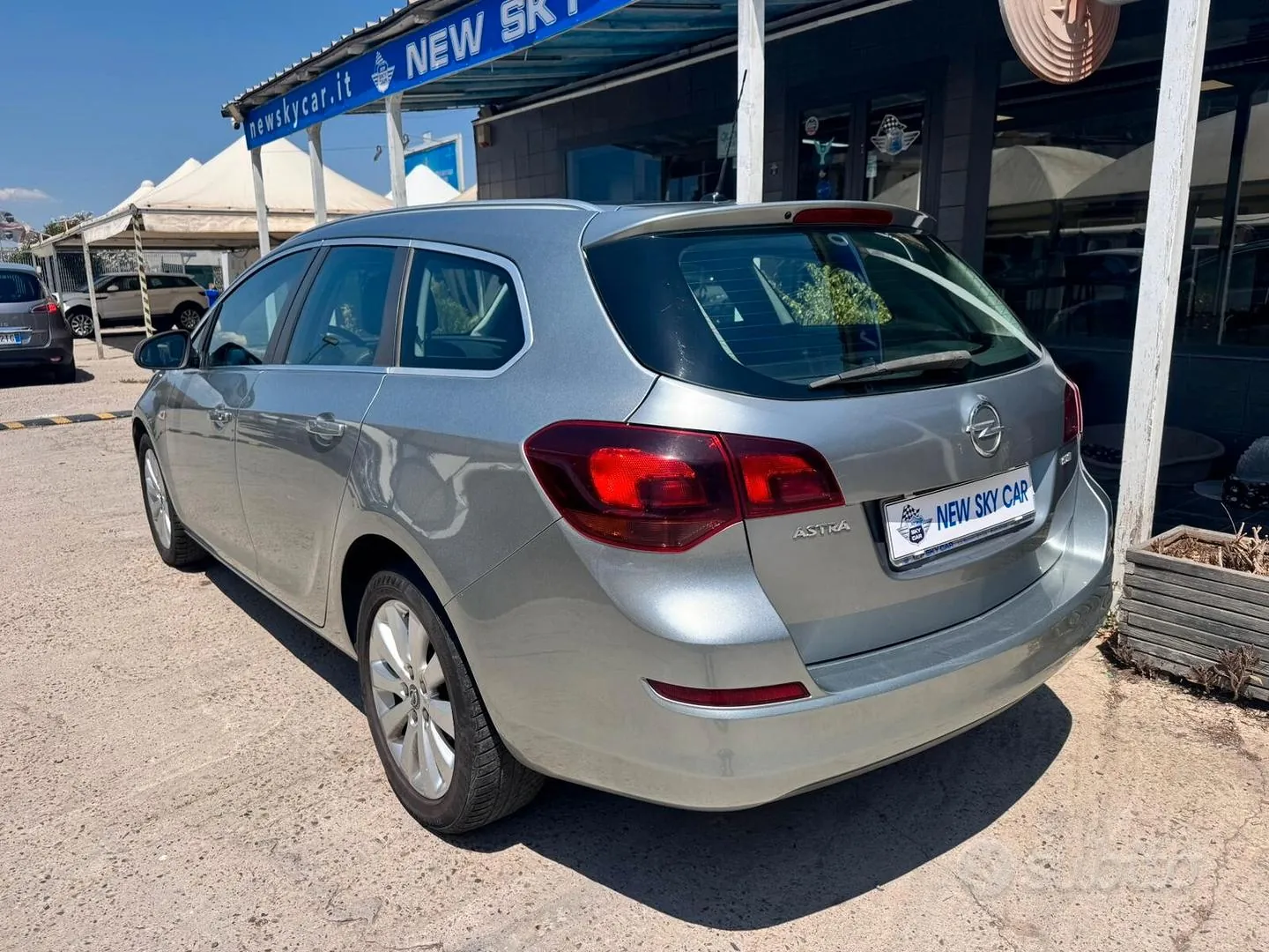 Opel Astra 2011 photo 4