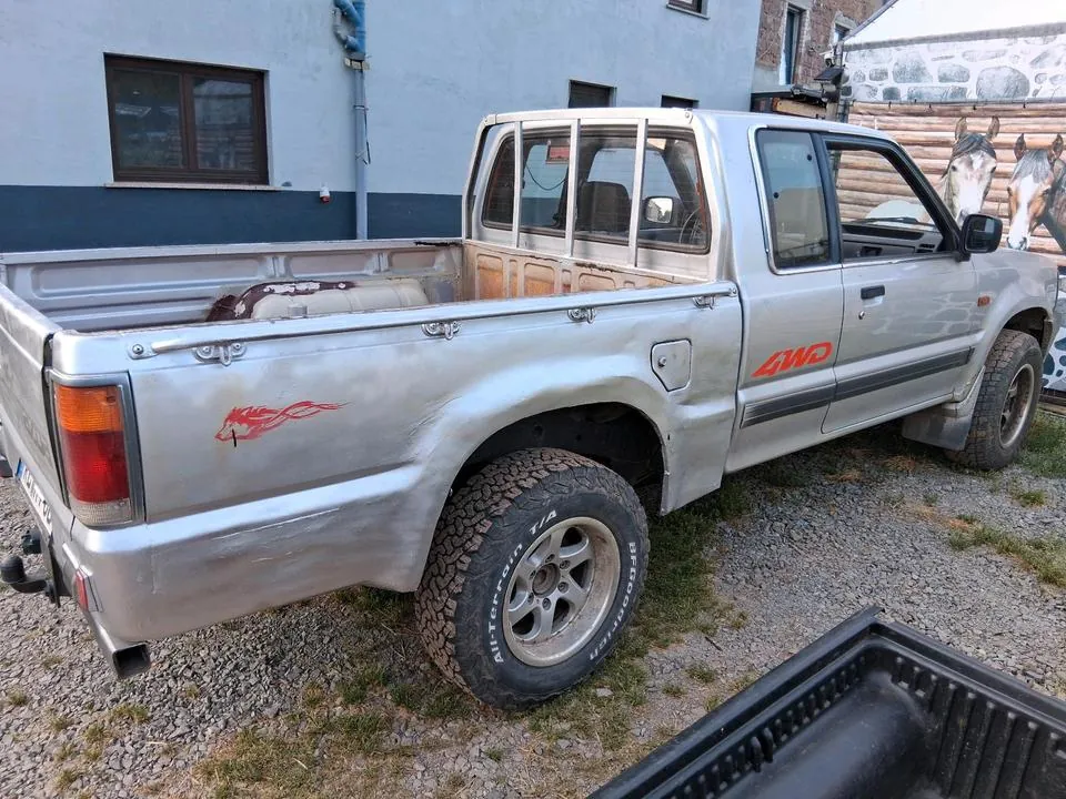 Mazda B2500