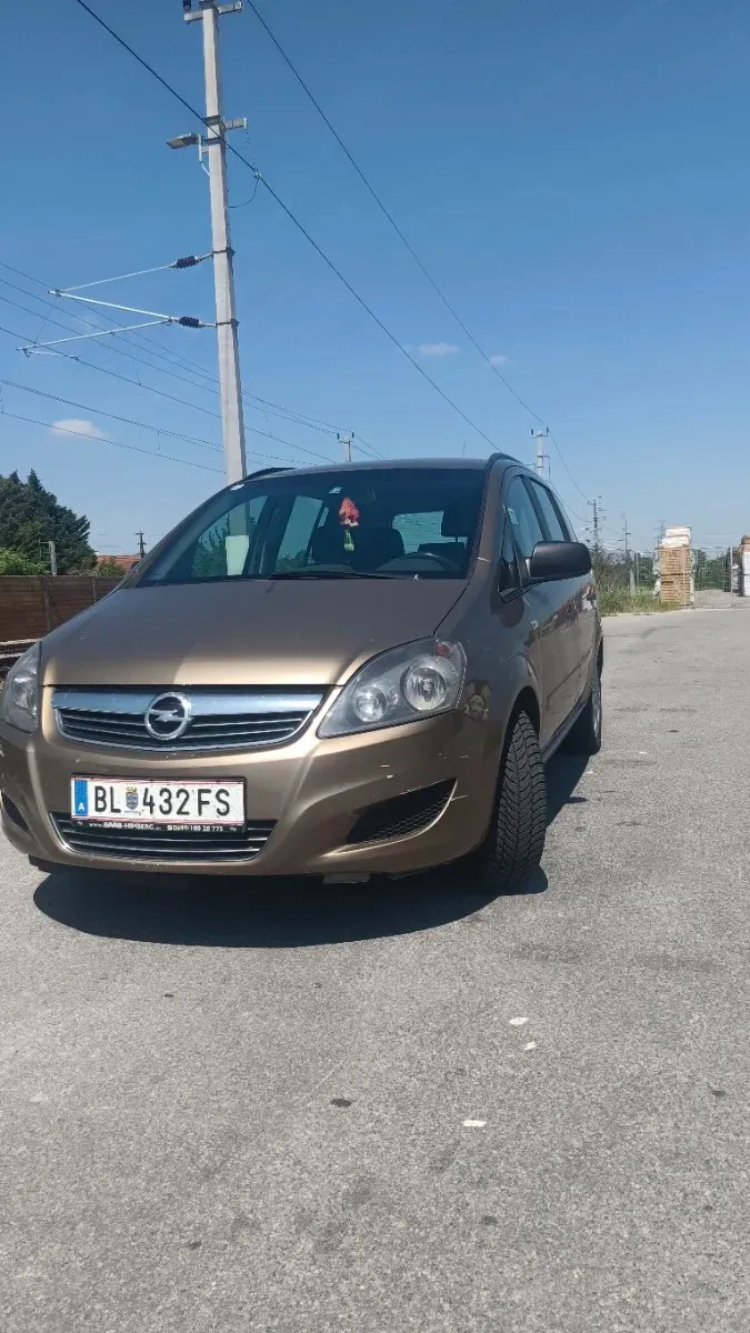 Opel Zafira 2013 photo 2