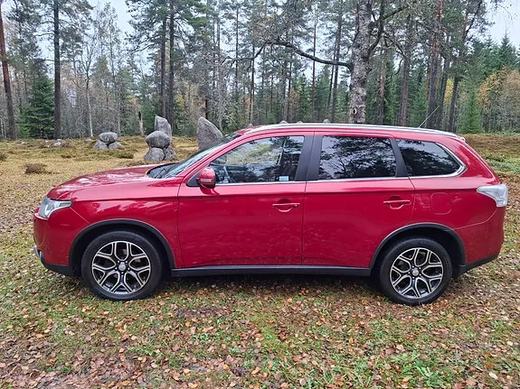 Mitsubishi Outlander 2014 photo 4