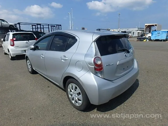 Toyota Aqua S 2012 photo 3