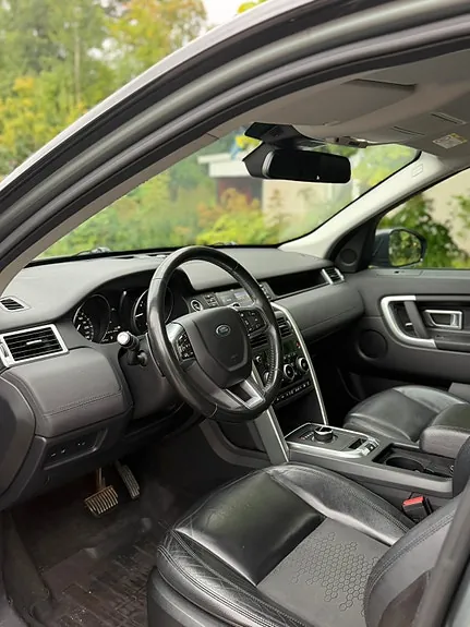 Land Rover Discovery Sport 2017 photo 4