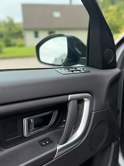 Land Rover Discovery Sport 2017 photo 5