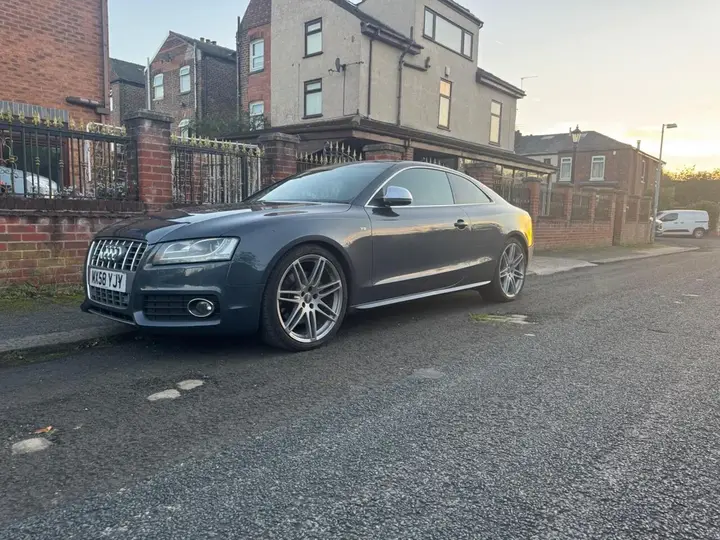 Audi S5 2008 photo 2