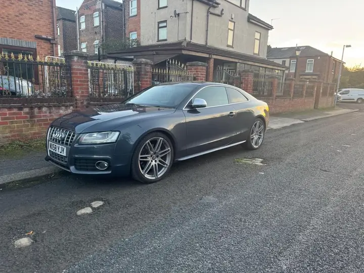 Audi S5 2008 photo 4
