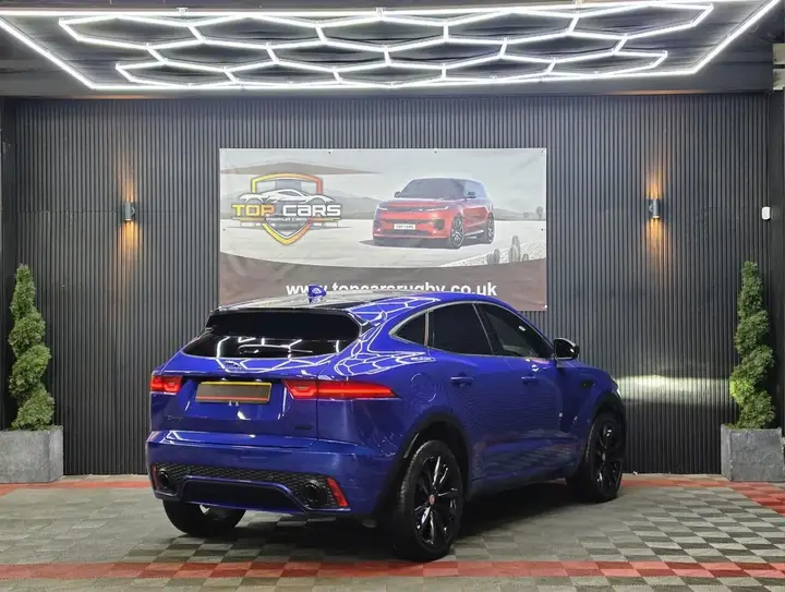 Jaguar E-Pace 2018 photo 4