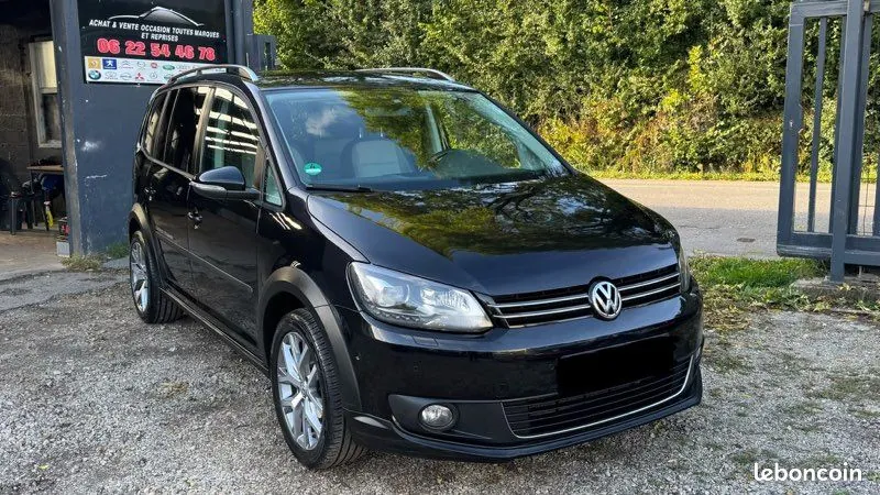 Volkswagen Touran 2015 photo 2