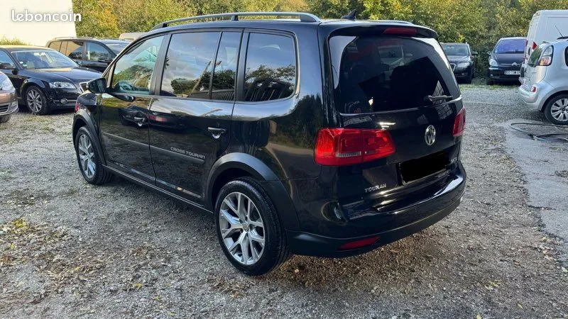 Volkswagen Touran 2015 photo 3