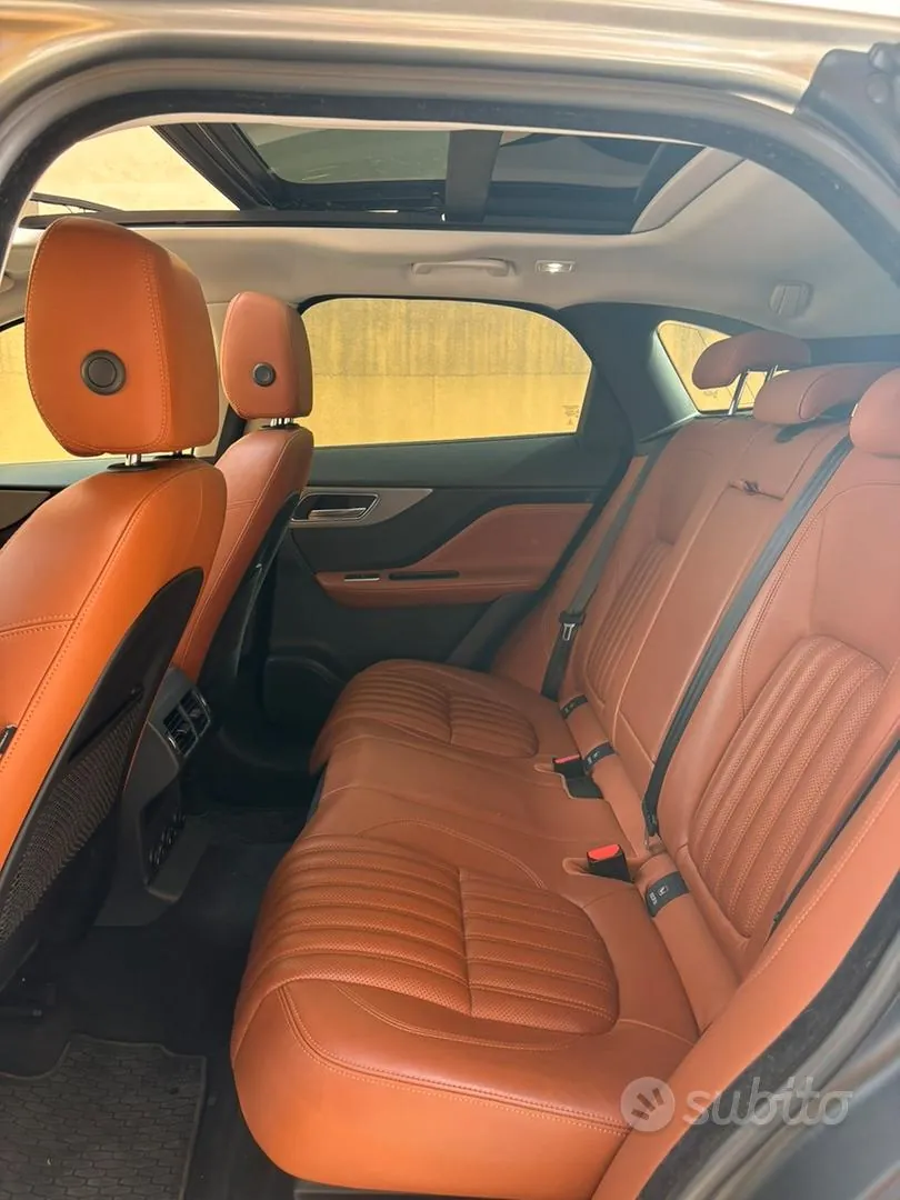 Jaguar F-Pace 2017 photo 4