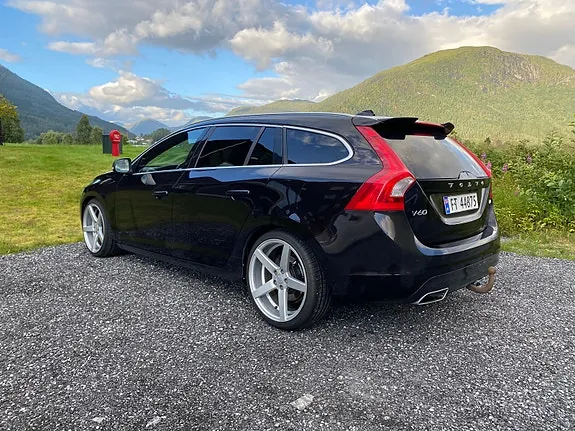 Volvo V60 2013 photo 2