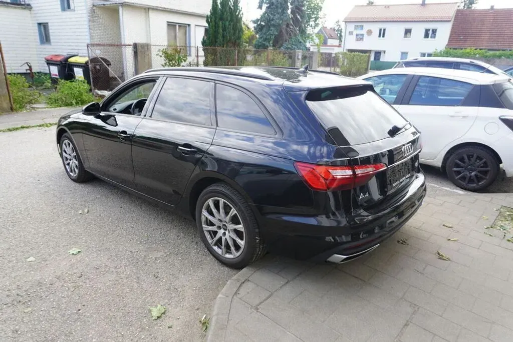 Audi A4 2022 photo 3