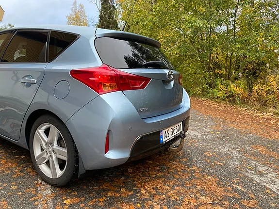 Toyota Auris 2013 photo 4