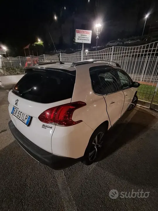 Peugeot 2008 2014 photo 2