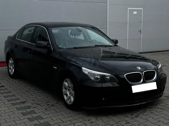 BMW 520I