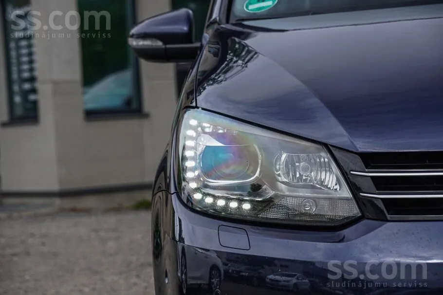 Volkswagen Touran 2012 photo 5