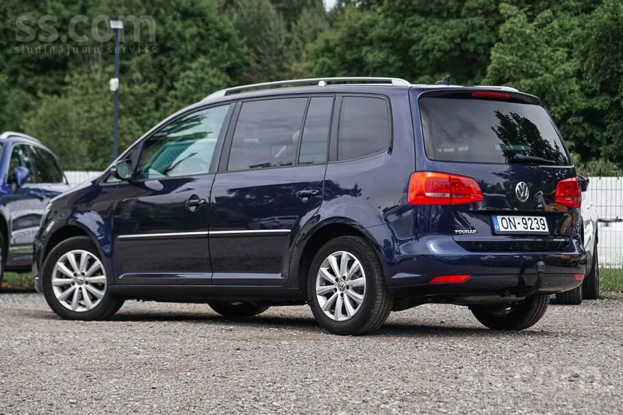 Volkswagen Touran 2012 photo 3