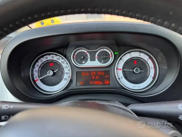 Fiat 500L 2013 photo 2