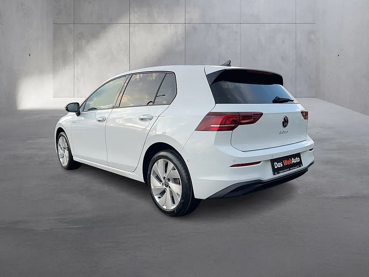 Volkswagen Golf 2026 photo 3