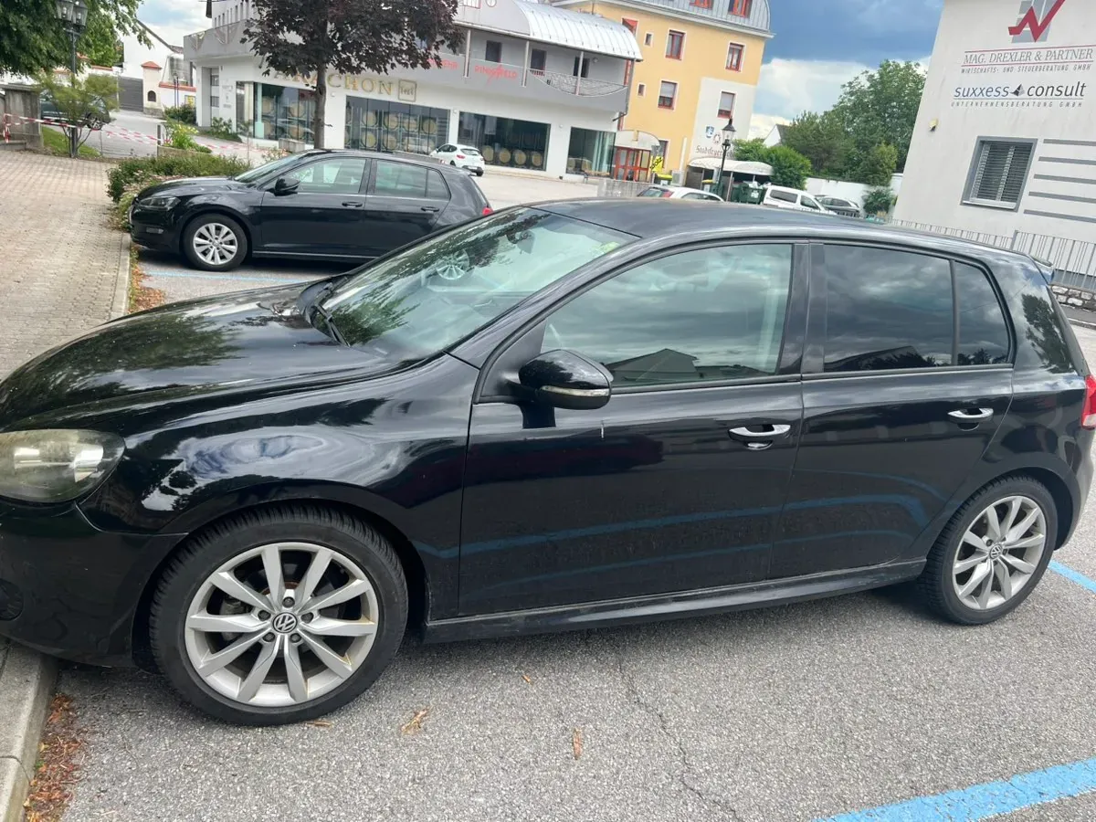 Volkswagen Golf 2010 photo 2