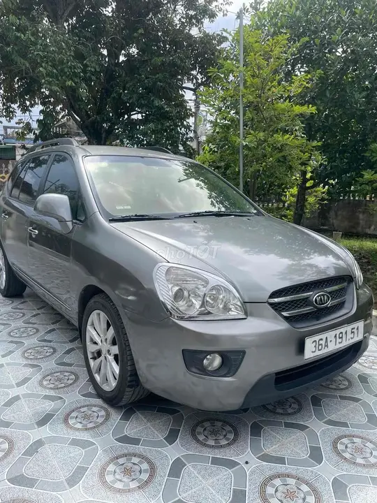 Kia Carens 2010 photo 2