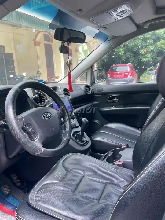 Kia Carens 2010 photo 5