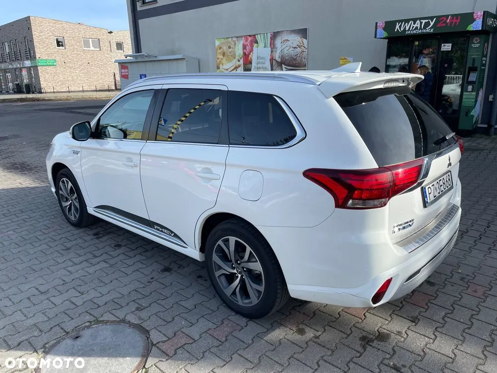 Mitsubishi Outlander 2019 photo 3