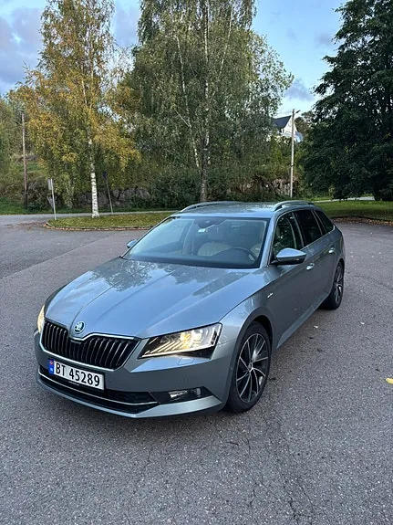 Skoda Superb 2016 photo 2