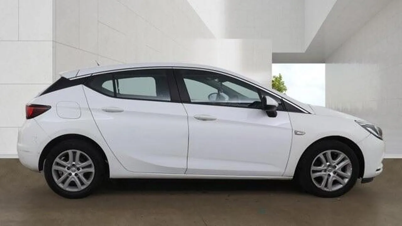 Vauxhall Astra 2015 photo 5