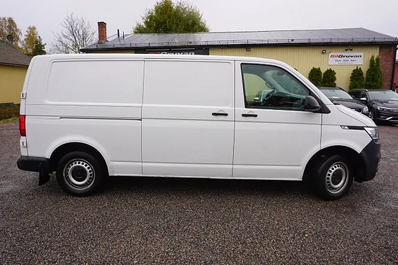 Volkswagen Transporter 2022 photo 2