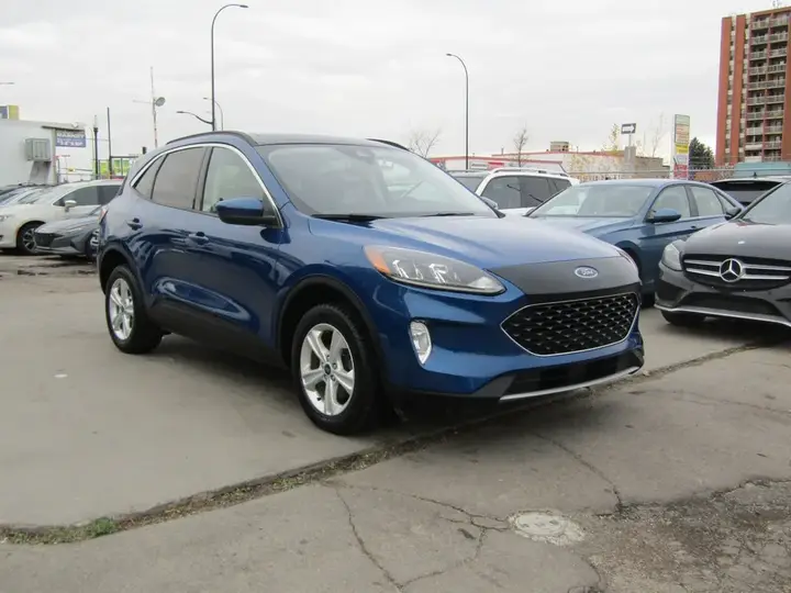 Ford Escape 2022 photo 2