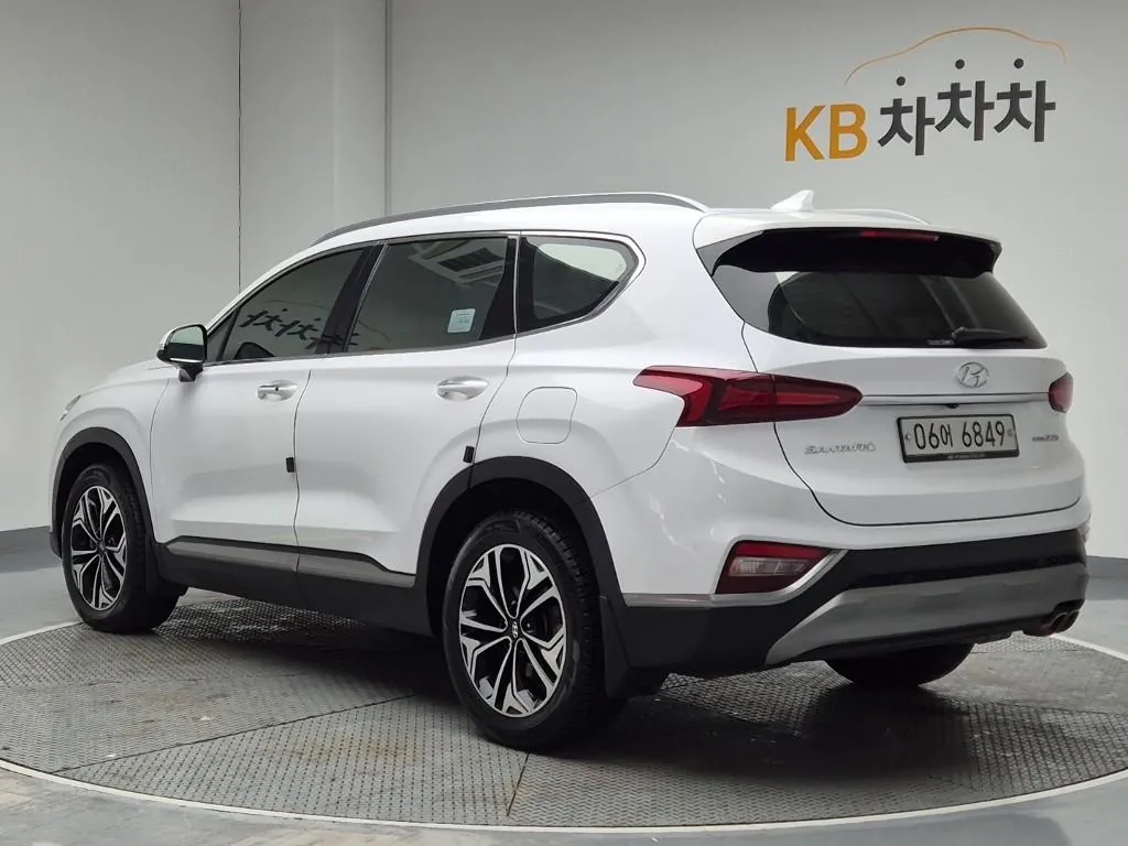 Hyundai Santa Fe 2019 photo 2