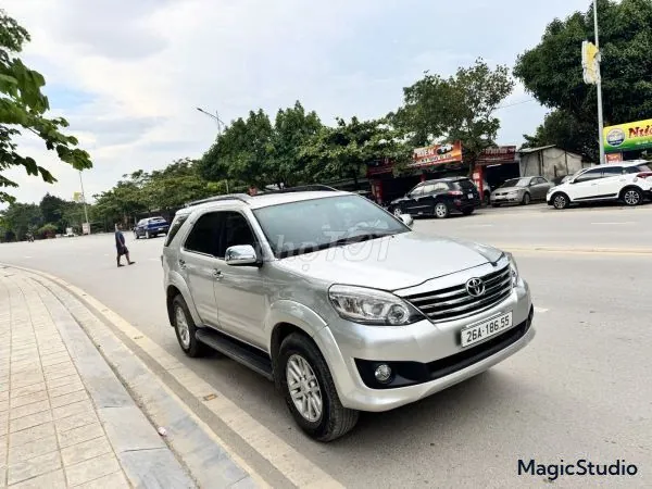 Toyota Fortuner 2010 photo 2