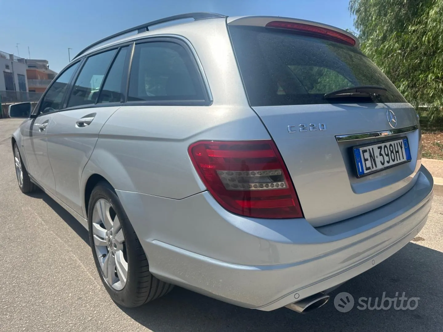 Mercedes-Benz C-Class 2012 photo 2