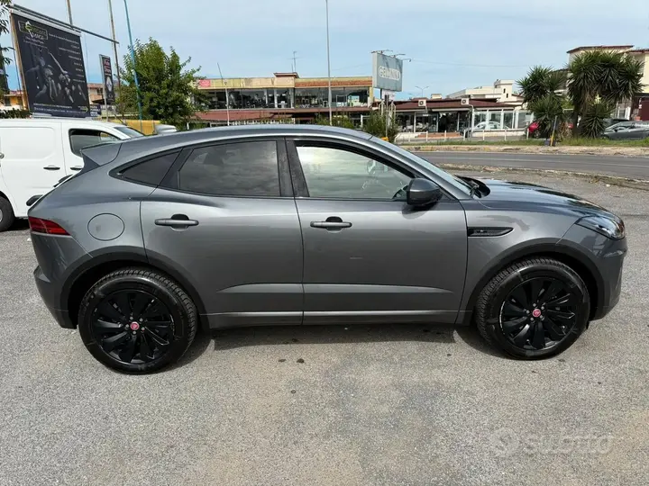 Jaguar E-Pace 2018 photo 4