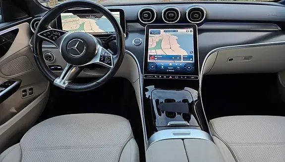 Mercedes-Benz C 300 2023 photo 2