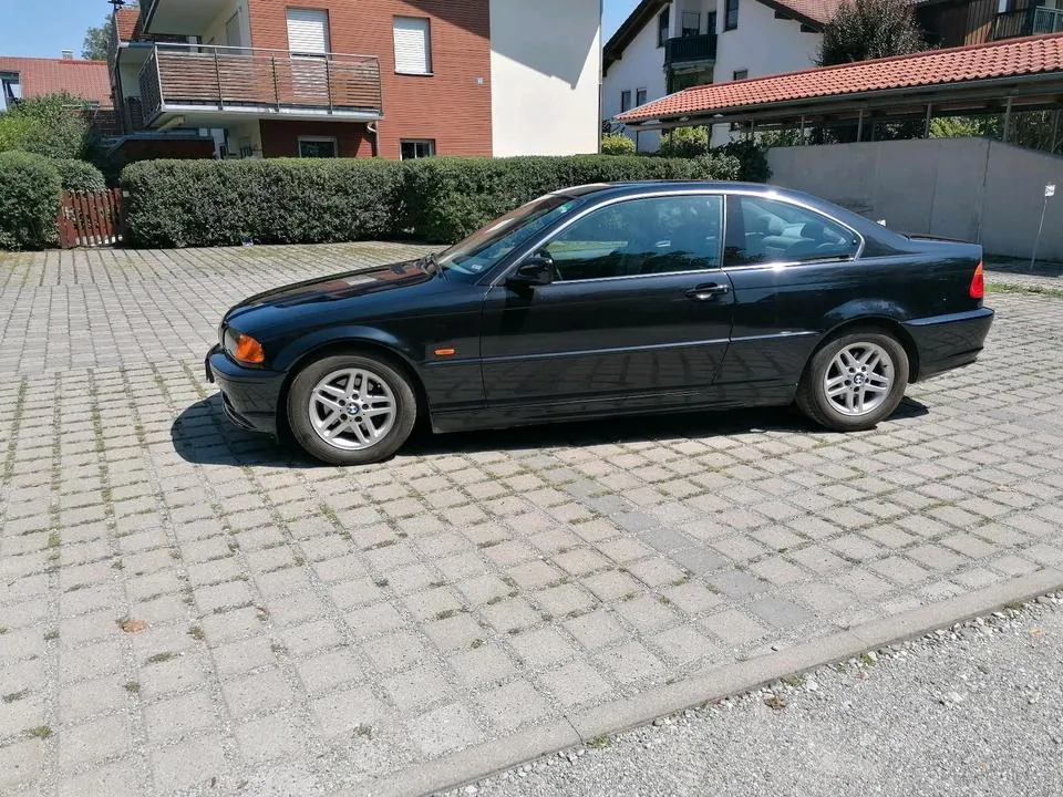 BMW 323I