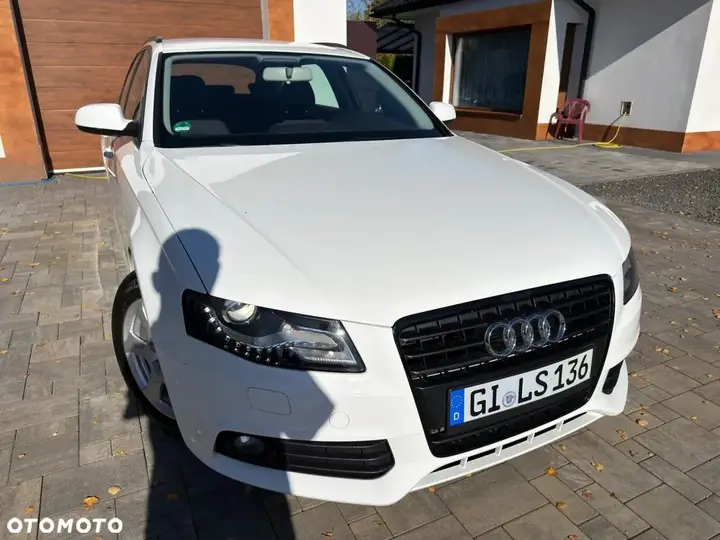 Audi A4 Avant 2010 photo 2
