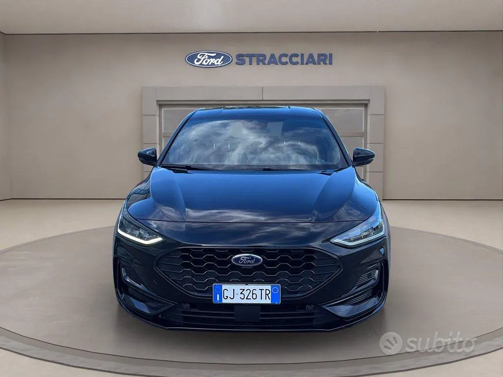 Ford Focus 2022 photo 2