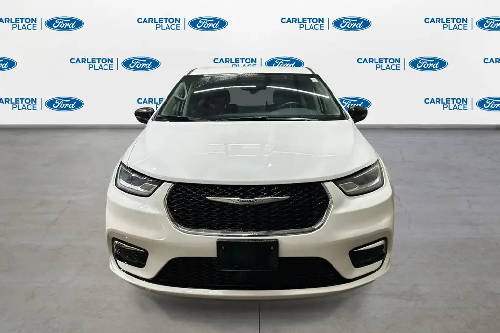 Chrysler Pacifica 2024 photo 3