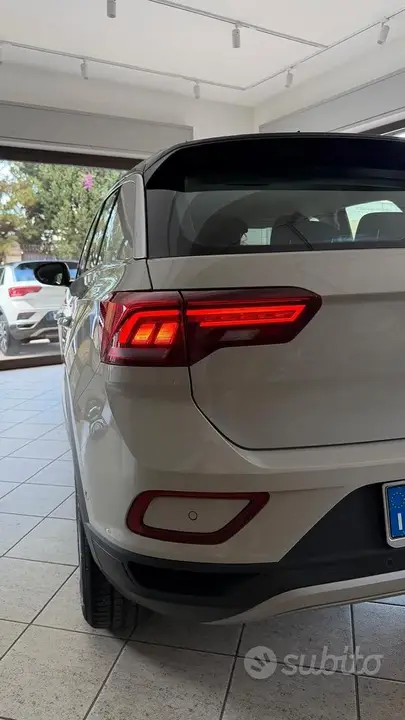 Volkswagen T-Roc 2023 photo 4